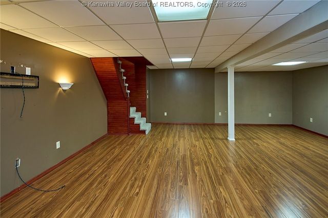 229 Deerfield Drive, Winfield, WV 25213