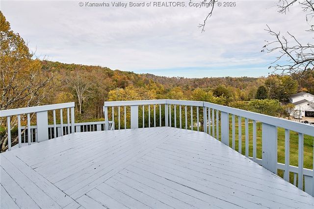 229 Deerfield Drive, Winfield, WV 25213