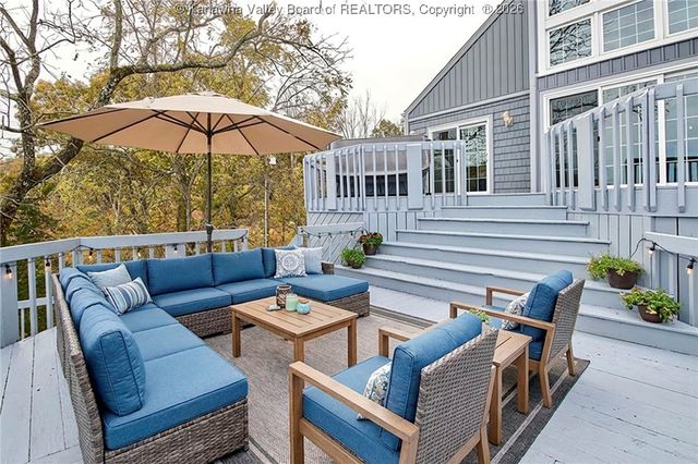 229 Deerfield Drive, Winfield, WV 25213