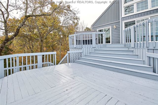 229 Deerfield Drive, Winfield, WV 25213