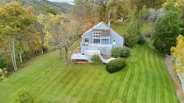 229 Deerfield Drive, Winfield, WV 25213