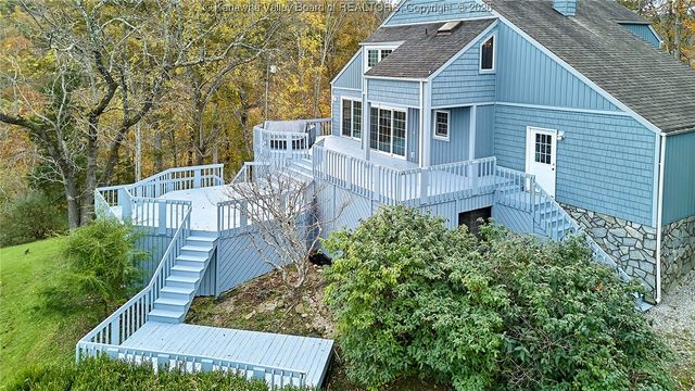 229 Deerfield Drive, Winfield, WV 25213
