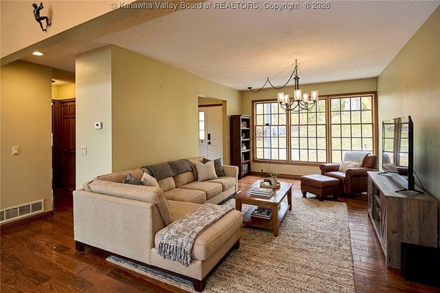 229 Deerfield Drive, Winfield, WV 25213