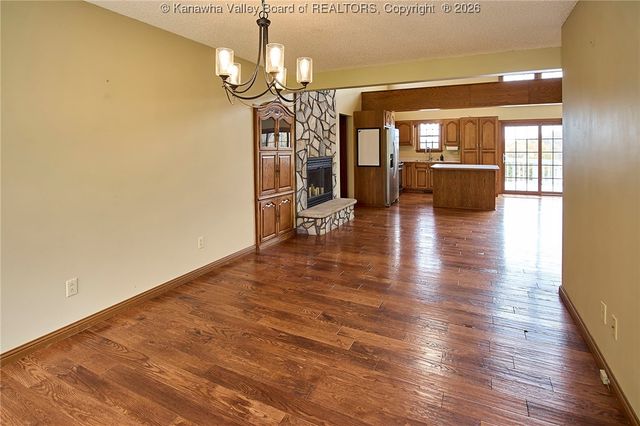 229 Deerfield Drive, Winfield, WV 25213