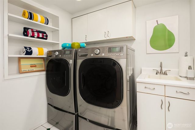 4721 45th Avenue NE, Seattle, WA 98105