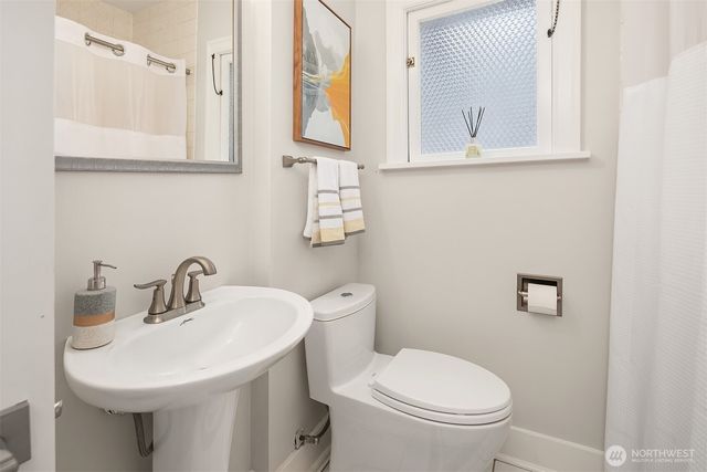 4721 45th Avenue NE, Seattle, WA 98105