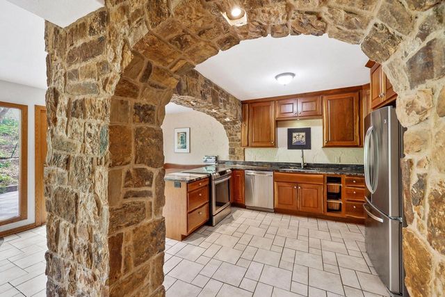 4215 Wanetah Trail, Madison, WI 53711