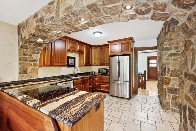 4215 Wanetah Trail, Madison, WI 53711