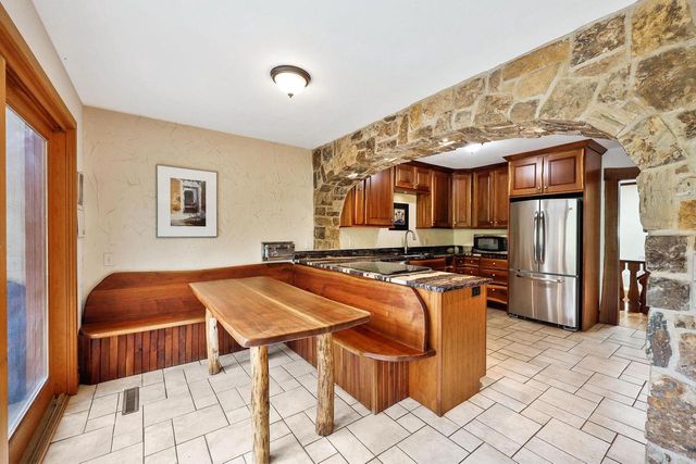 4215 Wanetah Trail, Madison, WI 53711