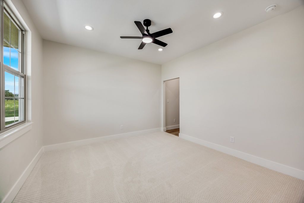 Image 28 of property listing at 150 Quail Run Court, Decatur, TX 76234