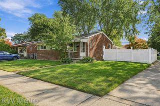 26391 Margareta, Redford Charter Township, MI 48240