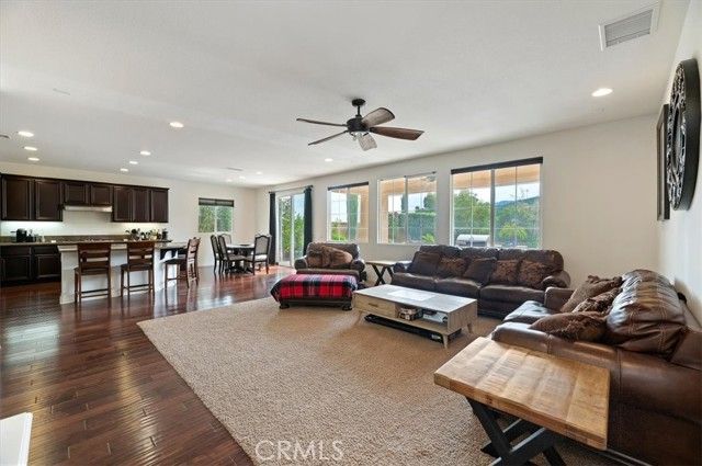 7921 Summer Day, Corona, CA 92883