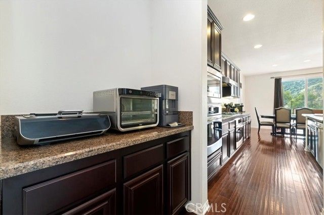 7921 Summer Day, Corona, CA 92883