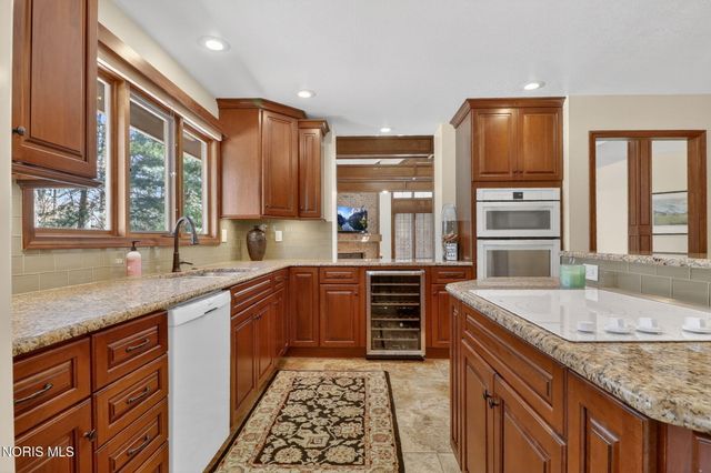 4819 Whitebirch Court, Sylvania, OH 43560