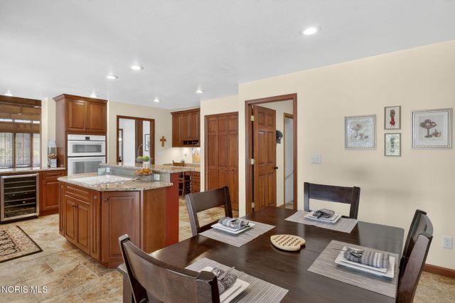 4819 Whitebirch Court, Sylvania, OH 43560