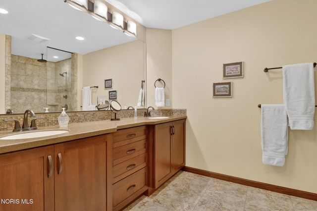 4819 Whitebirch Court, Sylvania, OH 43560