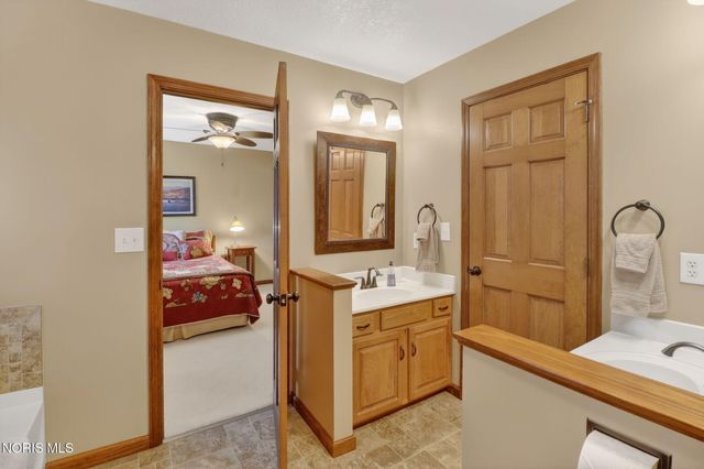 4819 Whitebirch Court, Sylvania, OH 43560