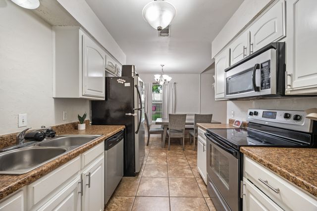 6410 Elm Springs Drive, Arlington, TX 76001