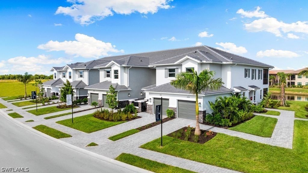 15352 Giardino DR 28-101, Naples, FL 34114