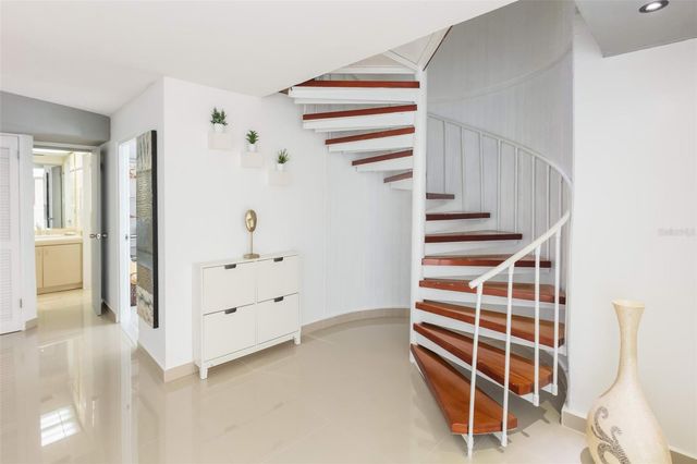 C. Bolivar COBIANS PLAZA AVENUE 21, San Juan, PR 00909