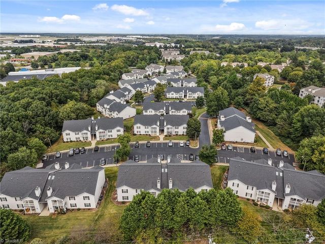 7153 W Friendly Avenue D, Greensboro, NC 27410