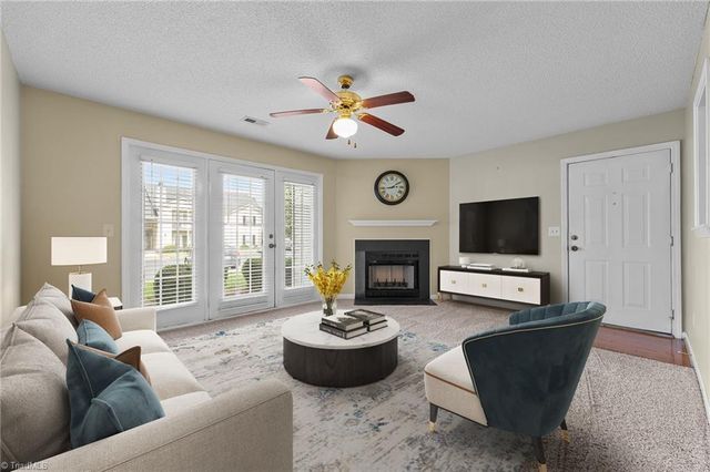 7153 W Friendly Avenue D, Greensboro, NC 27410