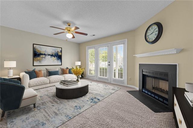 7153 W Friendly Avenue D, Greensboro, NC 27410