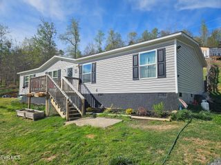 1029 Red Bud Lane, Rogersville, TN 37857