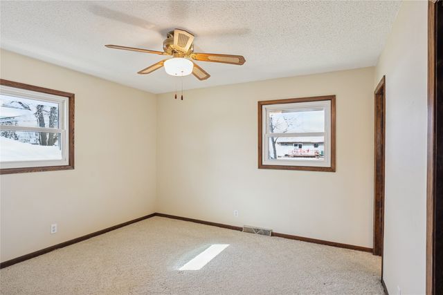 806 SE Bel Aire Road, Ankeny, IA 50021