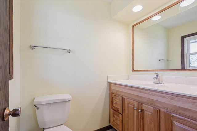 806 SE Bel Aire Road, Ankeny, IA 50021