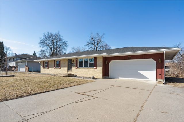 806 SE Bel Aire Road, Ankeny, IA 50021