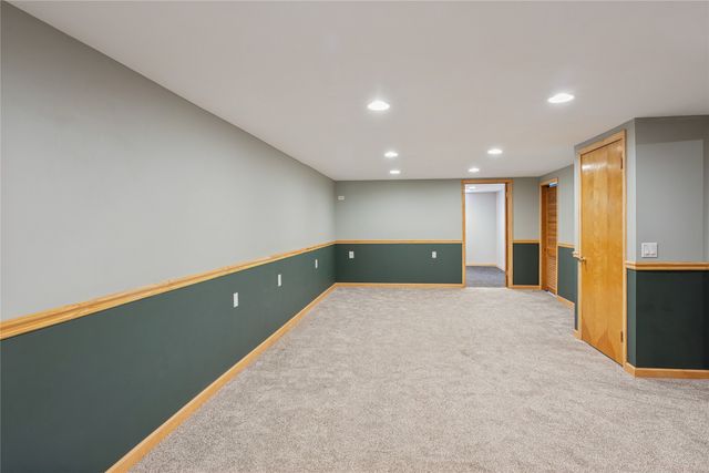 806 SE Bel Aire Road, Ankeny, IA 50021