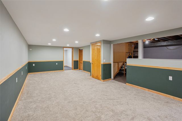 806 SE Bel Aire Road, Ankeny, IA 50021