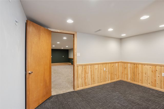 806 SE Bel Aire Road, Ankeny, IA 50021