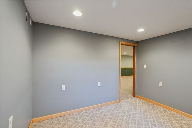 806 SE Bel Aire Road, Ankeny, IA 50021