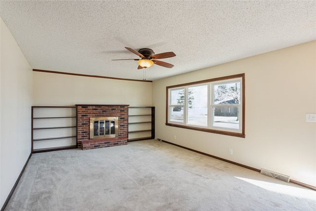 806 SE Bel Aire Road, Ankeny, IA 50021