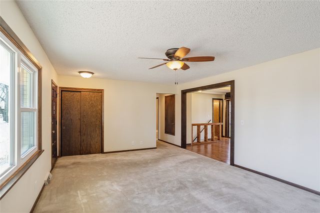 806 SE Bel Aire Road, Ankeny, IA 50021