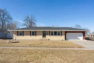806 SE Bel Aire Road, Ankeny, IA 50021