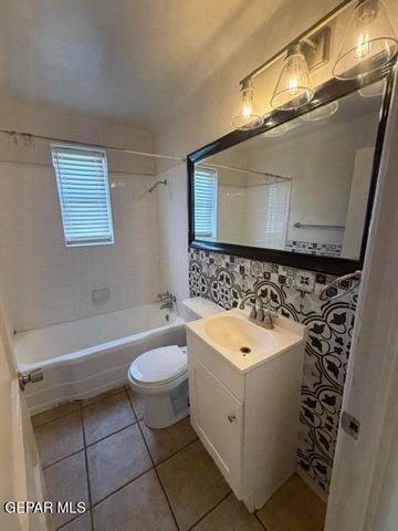 8421 MERCURY Street A, El Paso, TX 79904