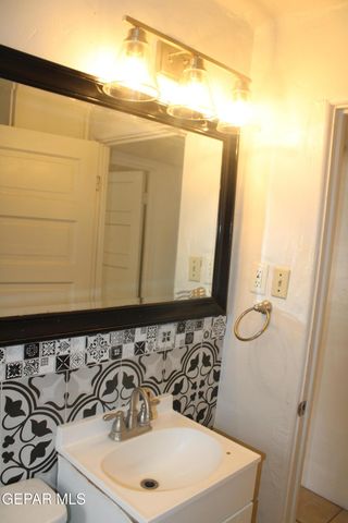 8421 MERCURY Street A, El Paso, TX 79904