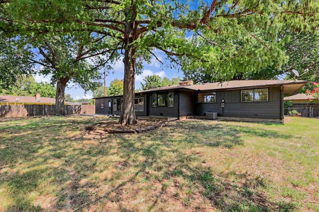 3321 E Bellaire Ct, Wichita, KS 67218