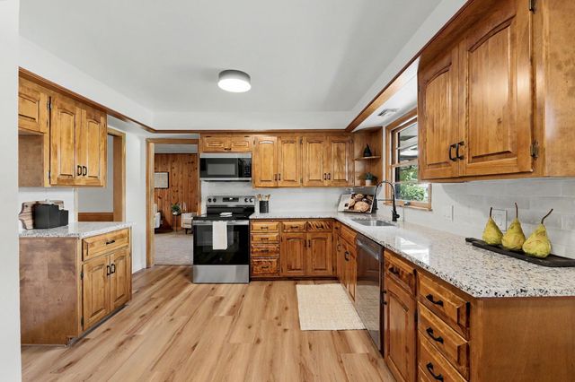 3321 E Bellaire Ct, Wichita, KS 67218