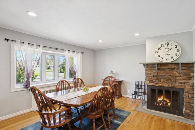 24 Southwood Lane, North Babylon, NY 11703