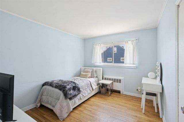 24 Southwood Lane, North Babylon, NY 11703