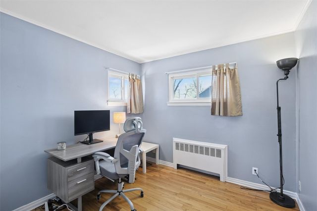 24 Southwood Lane, North Babylon, NY 11703
