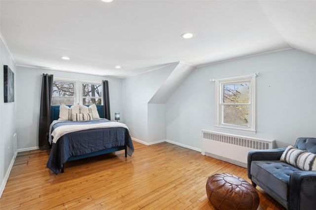 24 Southwood Lane, North Babylon, NY 11703