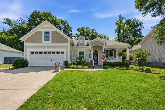 102 Cross Cove Ct, Hendersonville, TN 37075