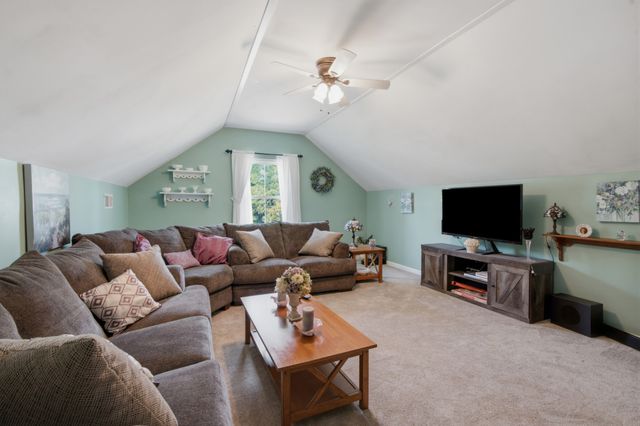 102 Cross Cove Ct, Hendersonville, TN 37075