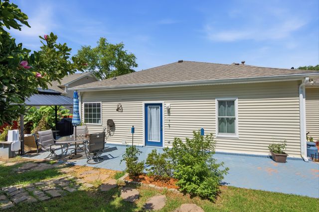102 Cross Cove Ct, Hendersonville, TN 37075