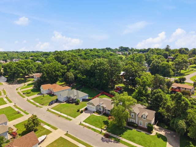 102 Cross Cove Ct, Hendersonville, TN 37075